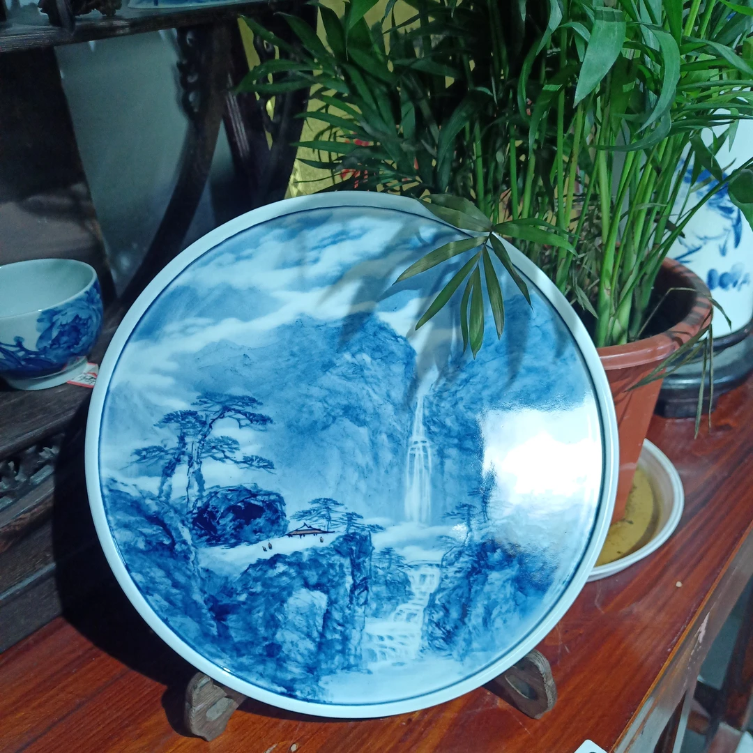王庆龙老师作品青花山水圆盘