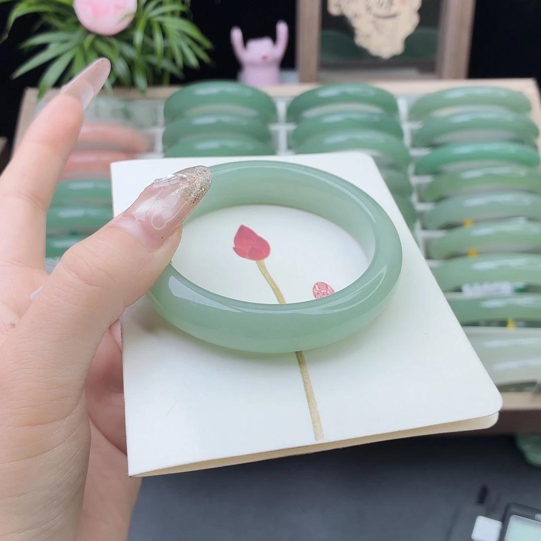 石英质玉未镶嵌手镯56