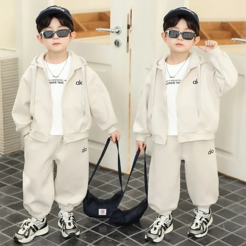 字母时尚刺绣男童套装春秋男童装春日慢人风帅气韩版