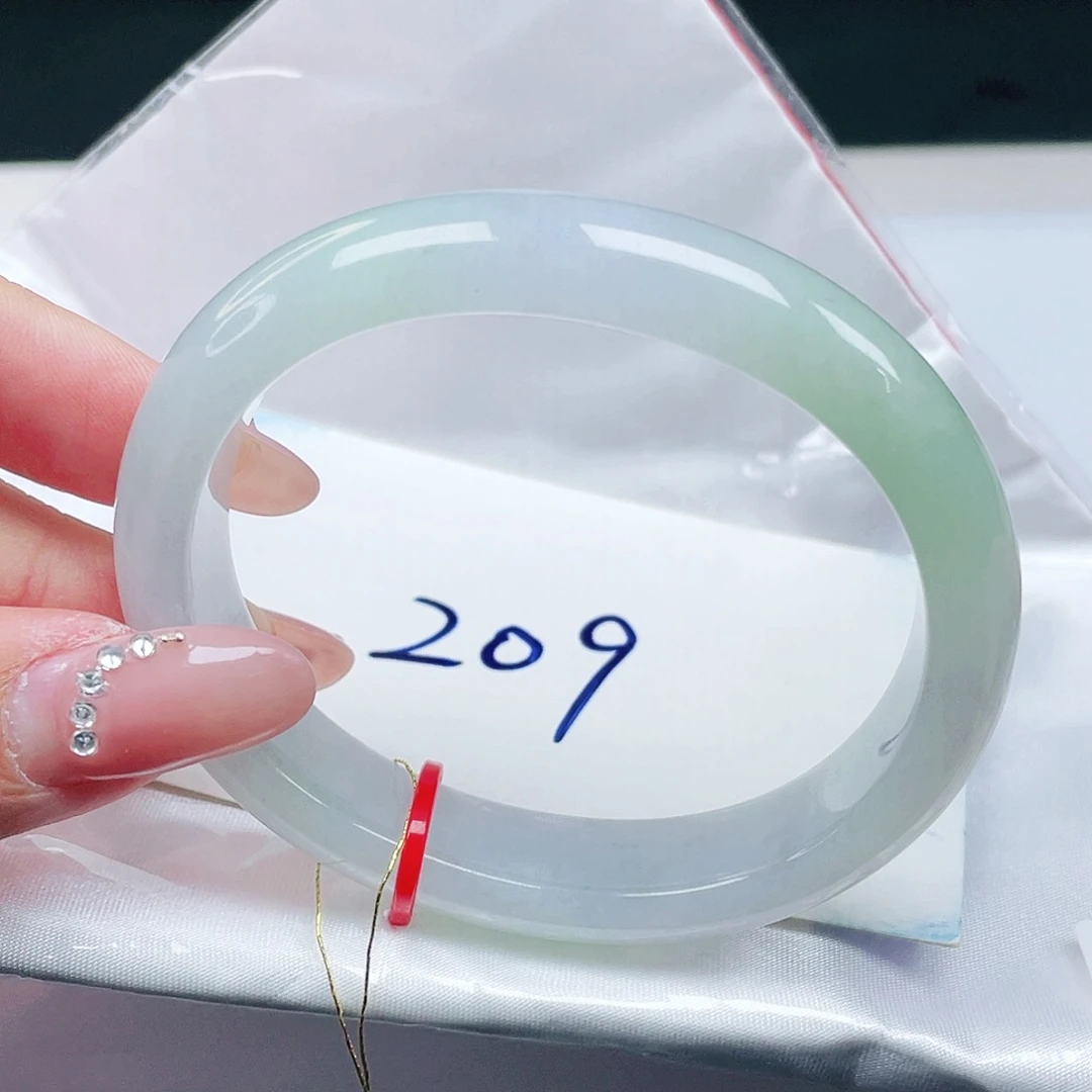 翡翠未镶嵌手镯贵妃57+