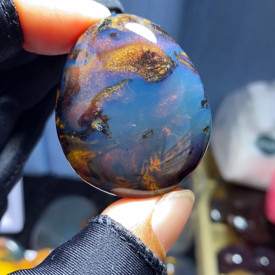 琥珀未镶嵌裸石。。。