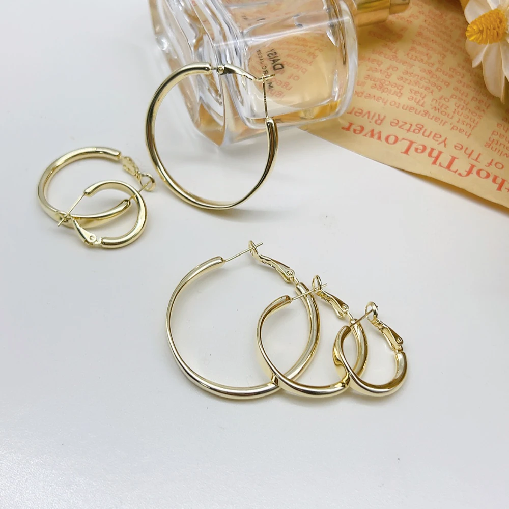 铜合金耳饰 银针 05399 HOA 时尚简约耳圈一对，金色 三个型号