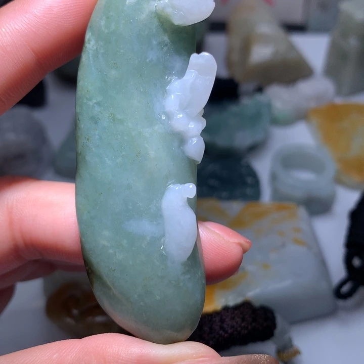 翡翠未镶嵌颈饰保真天然A货翡翠
