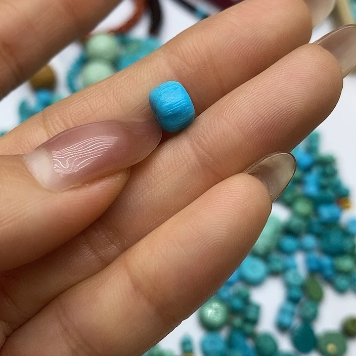 绿松石未镶嵌珠宝奇石