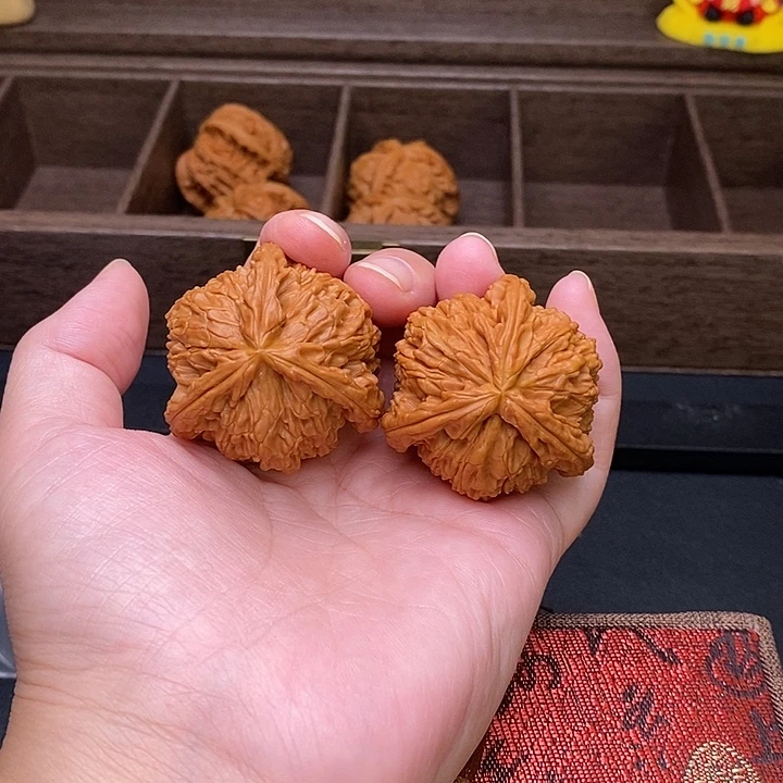 顺***利把件文玩核桃白奔