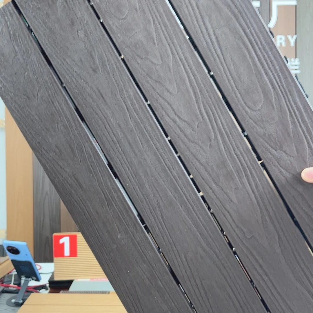 压花拼接地板10平30✖️60厘米浅咖色，送货上楼