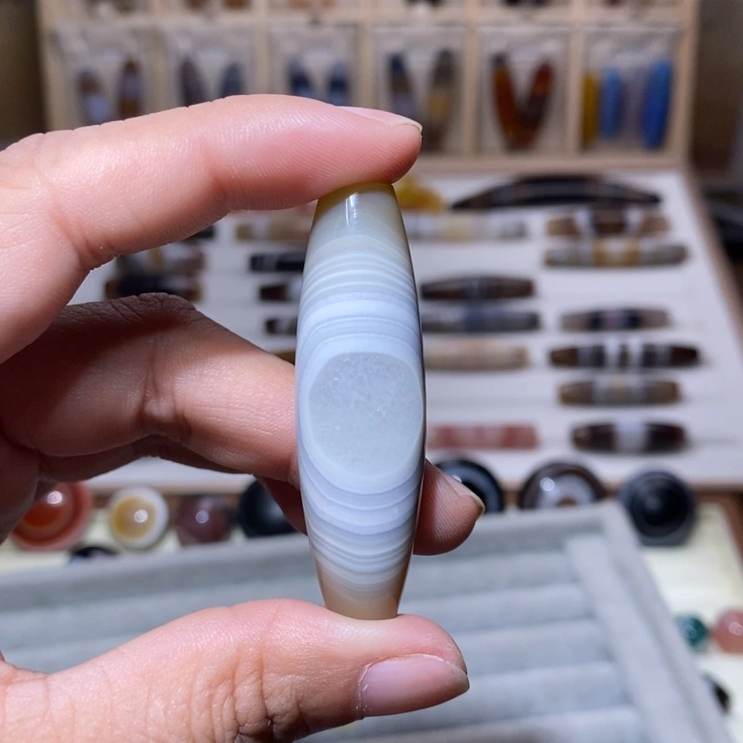 玛瑙/玉髓颈饰未镶嵌方*玉