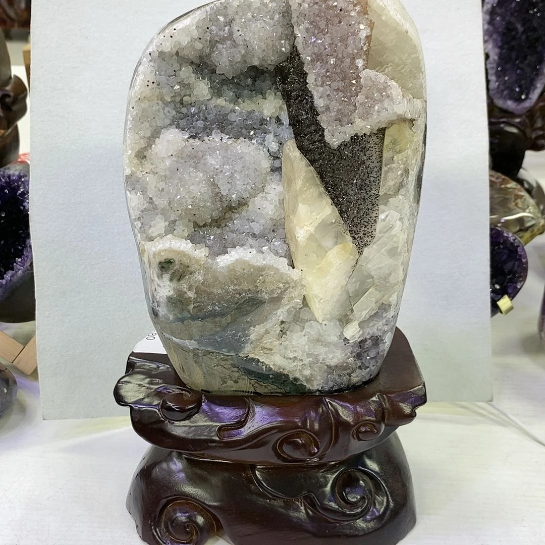 未镶嵌水晶大型摆件（非配饰）