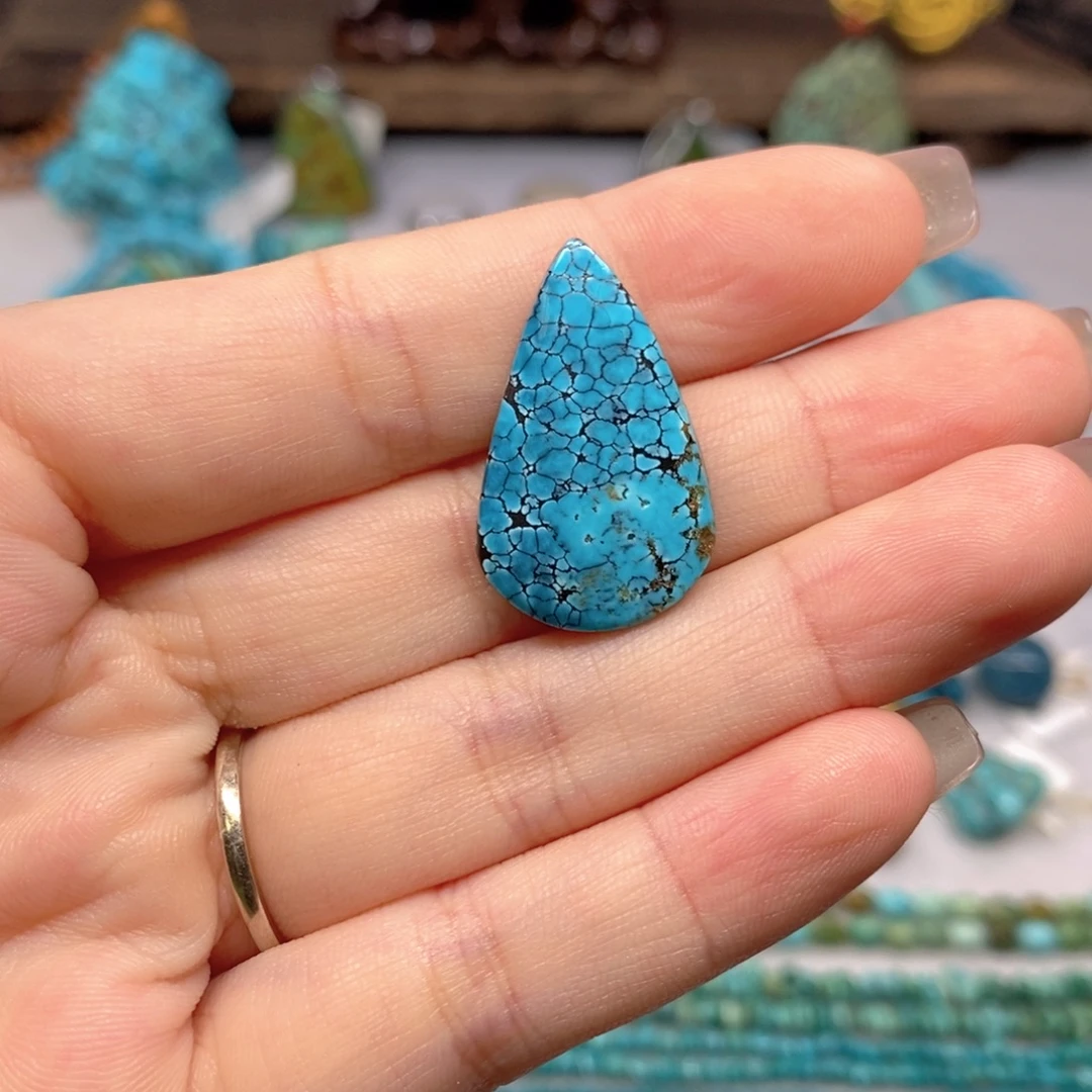 未镶嵌绿松石原矿