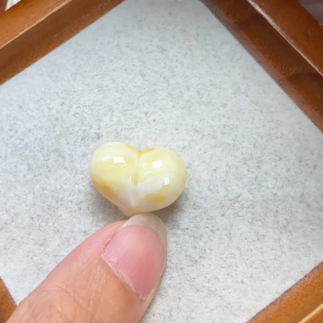 琥珀未镶嵌珠宝奇石定制