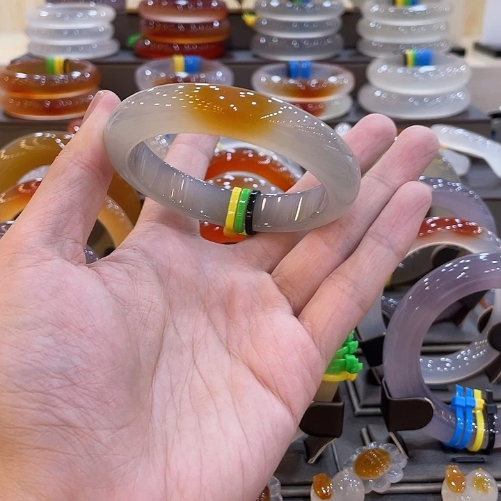 手镯玛瑙/玉髓未镶嵌