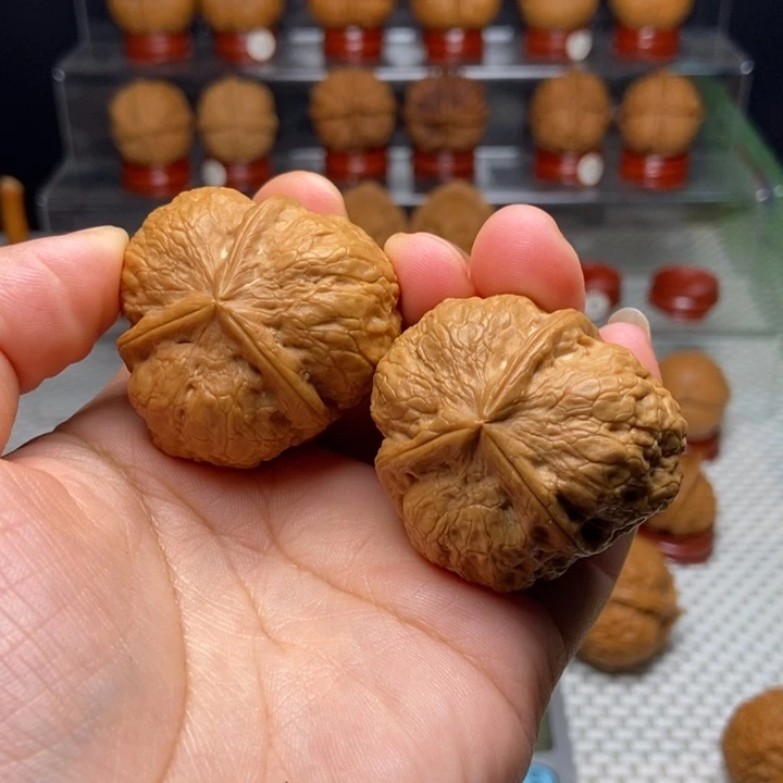 对*** 把件文玩核桃三棱5