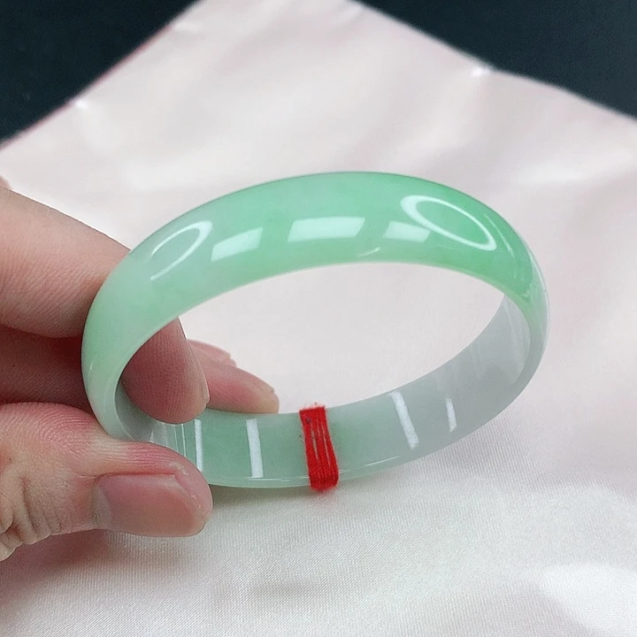 翡翠手镯未镶嵌圈53。1202完美