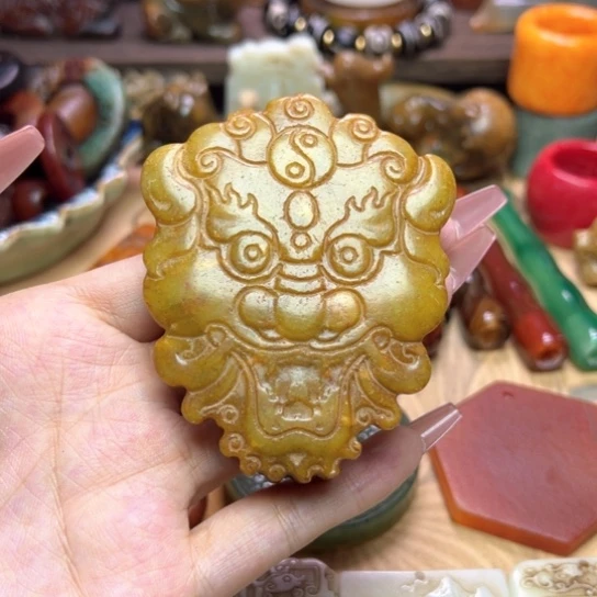 未镶嵌蛇纹石玉颈饰皮带