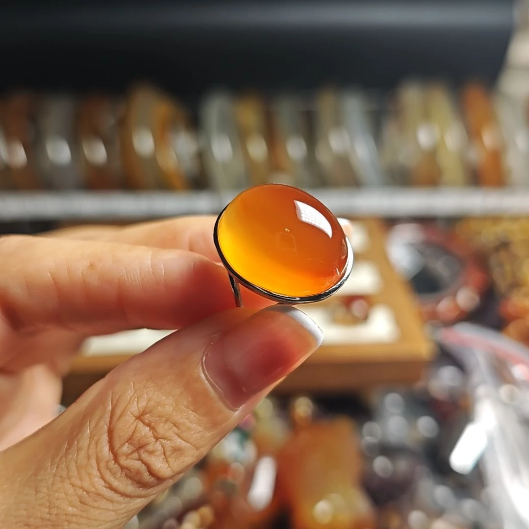 竟***儿玛瑙/玉髓银S925镶嵌戒指