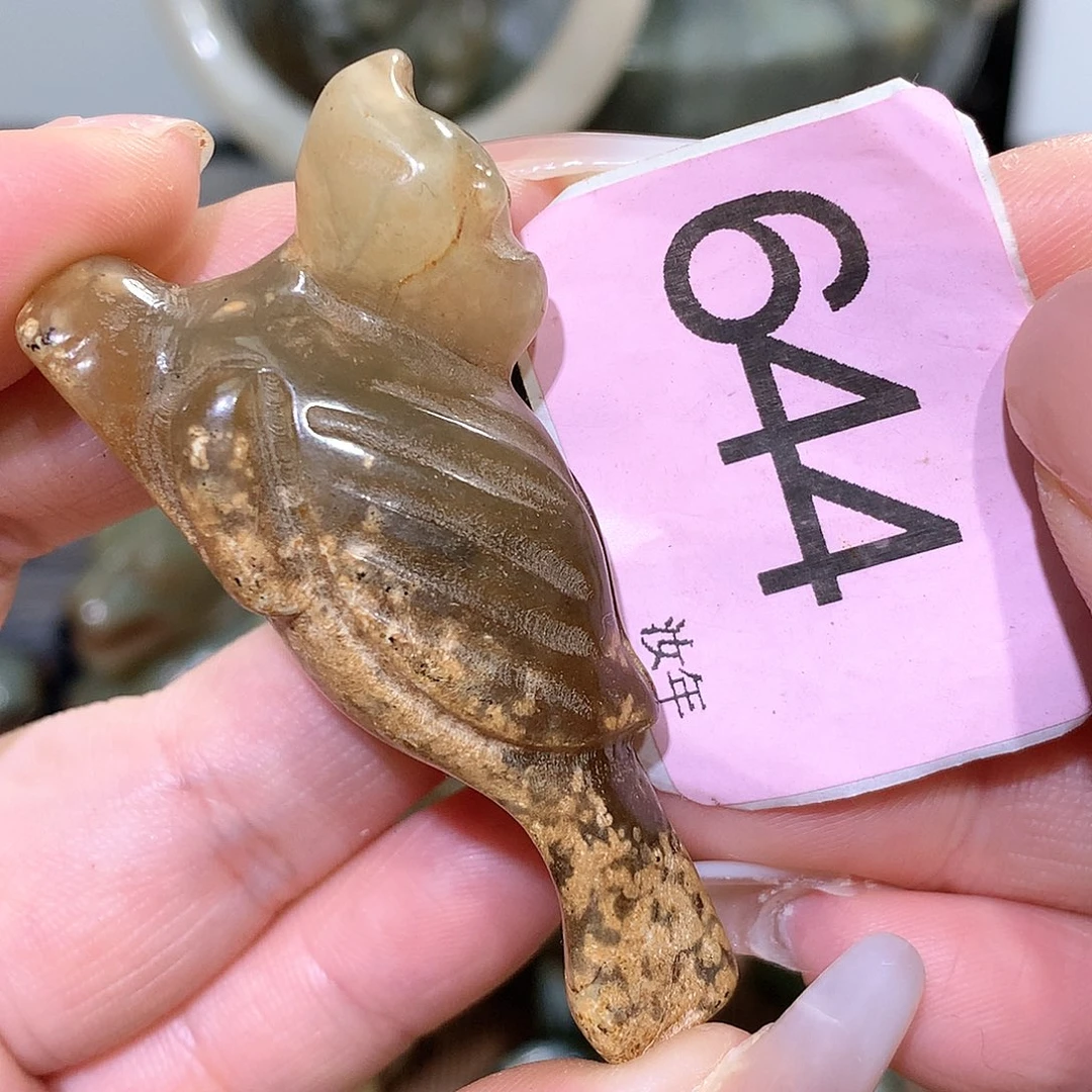 和田玉未镶嵌颈饰大**者