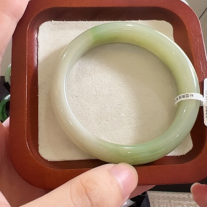 和田玉未镶嵌手镯55.8