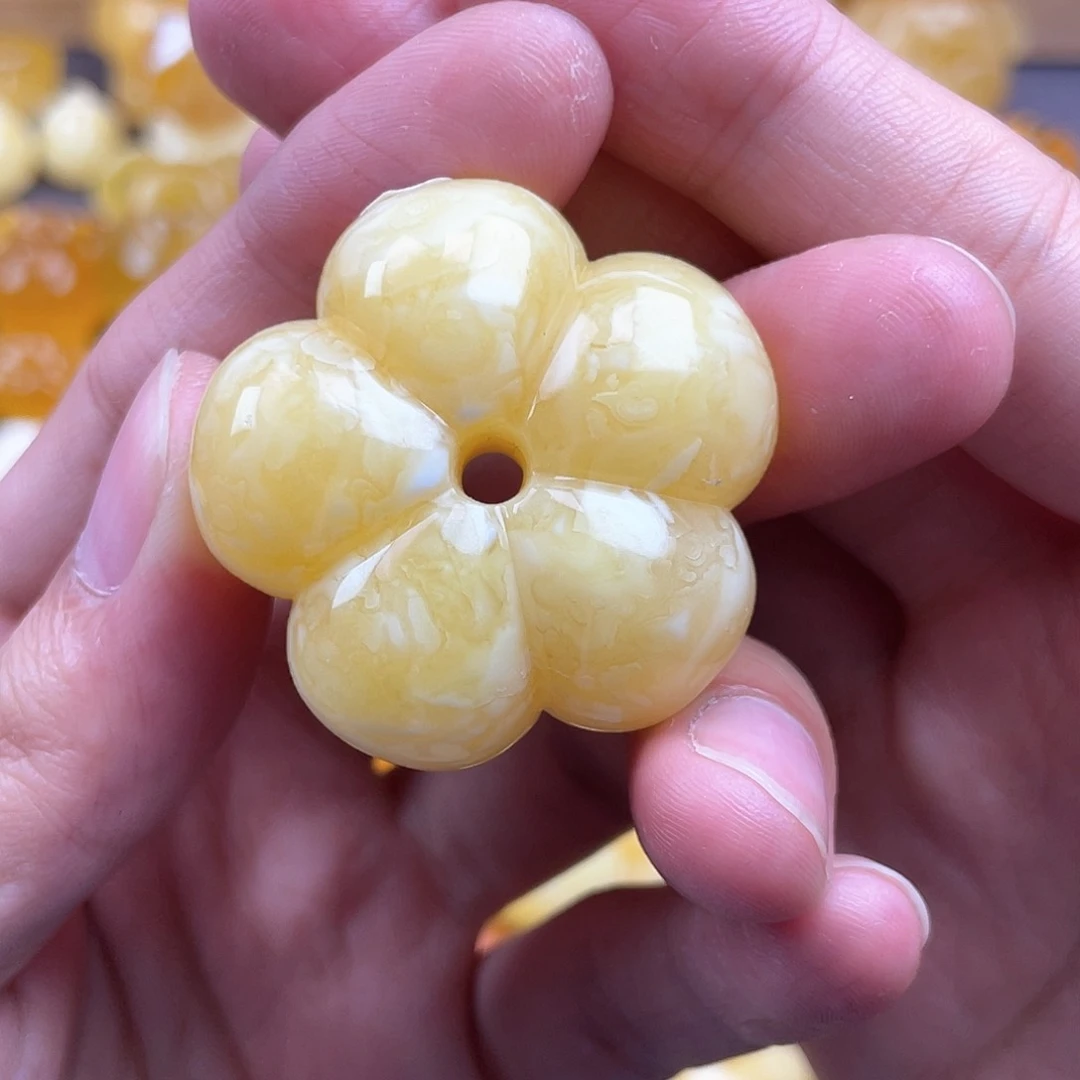 琥珀裸石未镶嵌蜜蜡