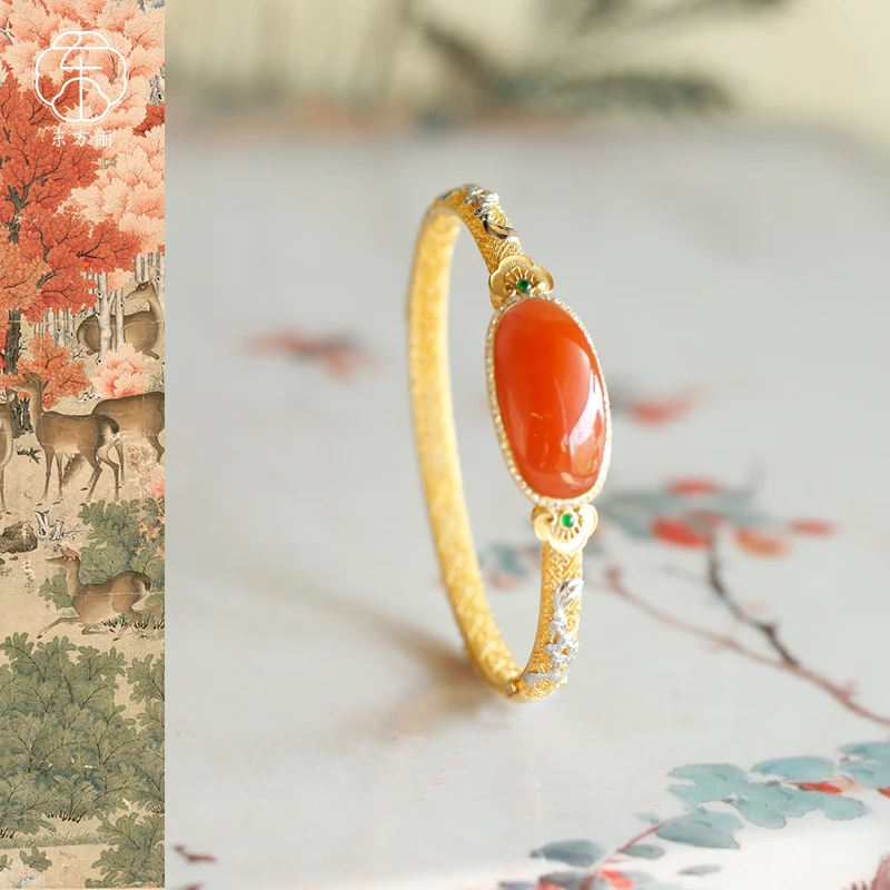 东方俪DOFUNLY【九暑】天然满色南红蛋面18K金设计款手镯NHSZ雅韵