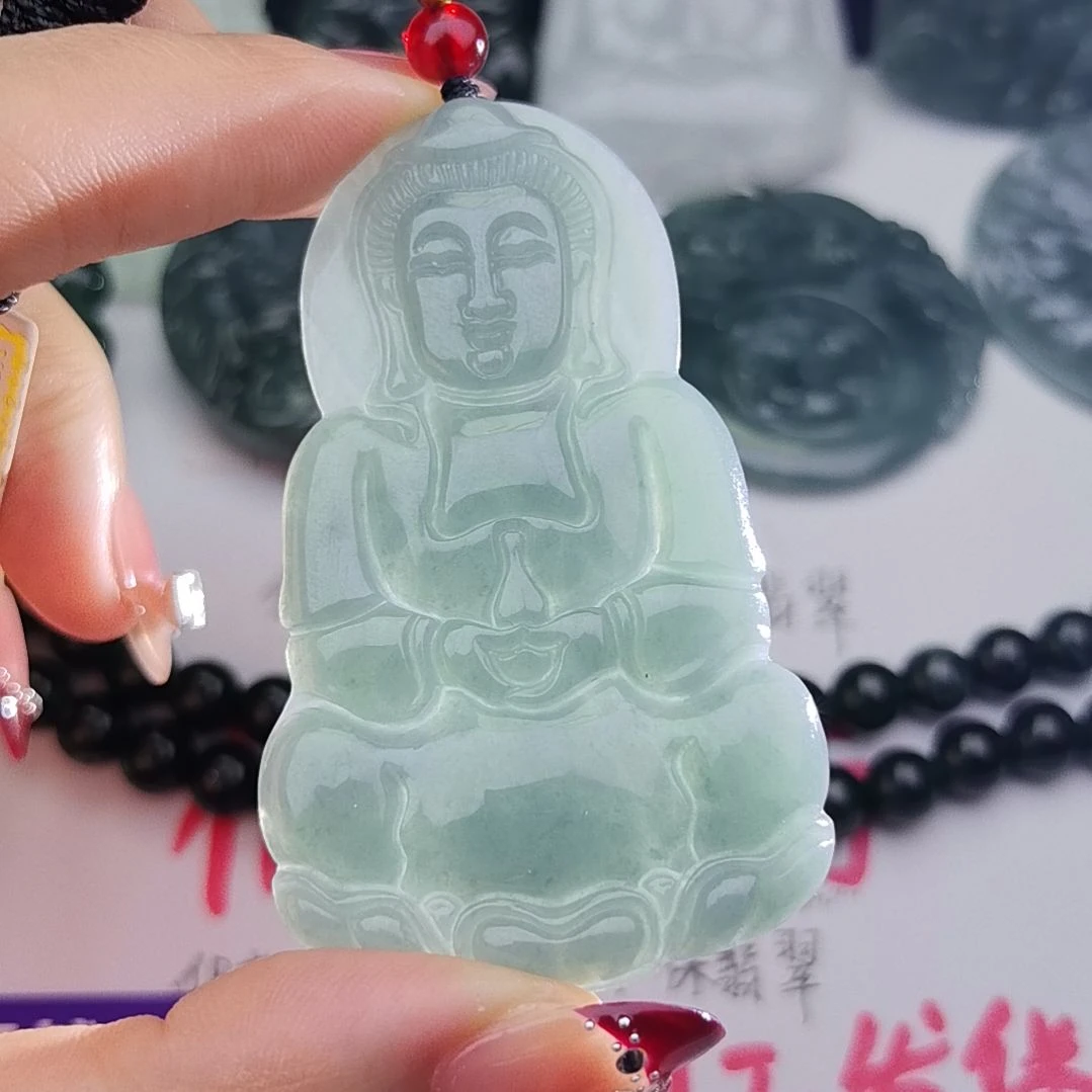 翡翠颈饰未镶嵌天然的A货翡翠多样性发货