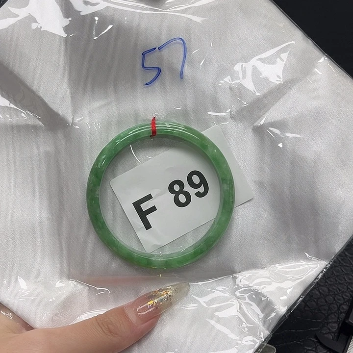 翡翠手镯未镶嵌默认微瑕