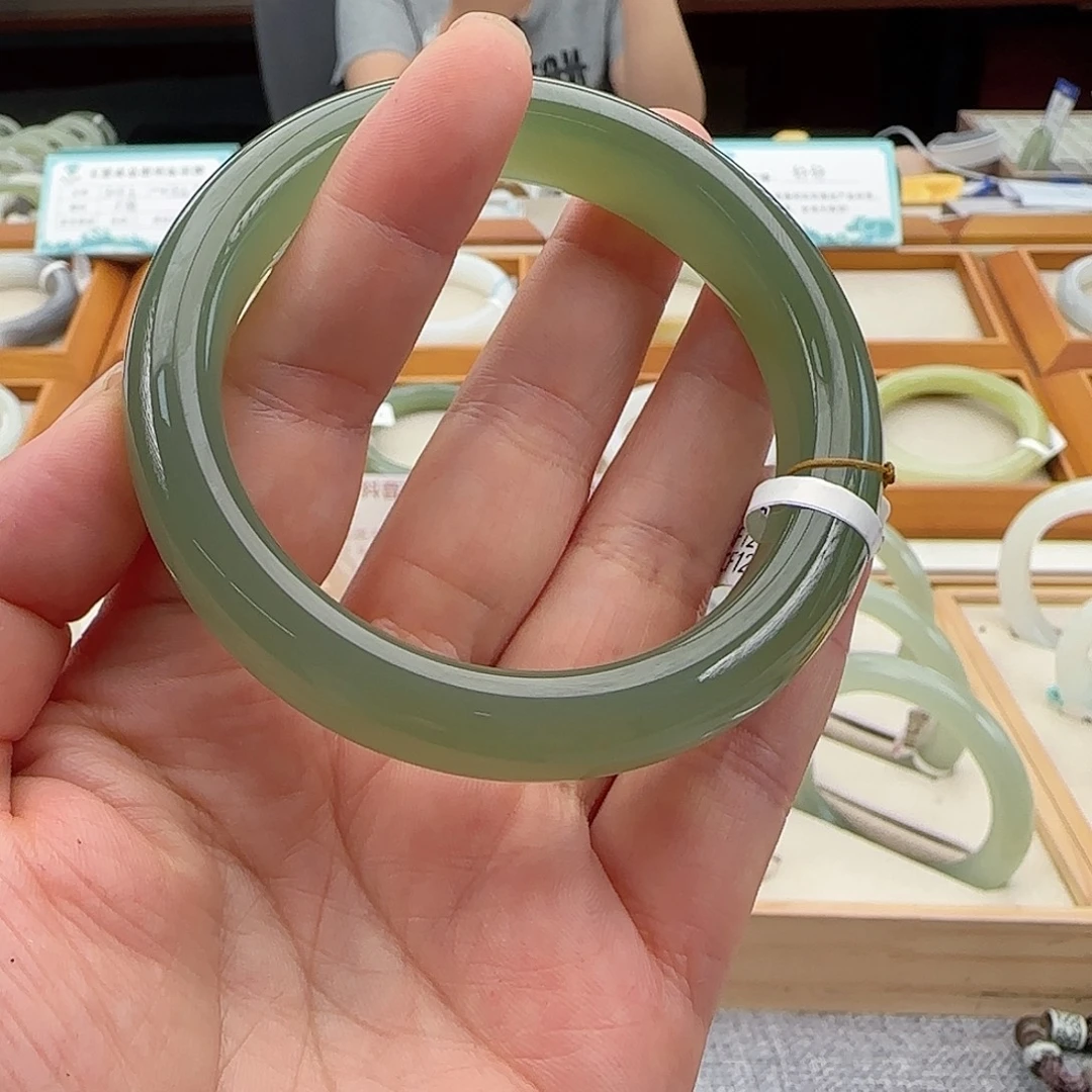 未镶嵌手镯和田玉56