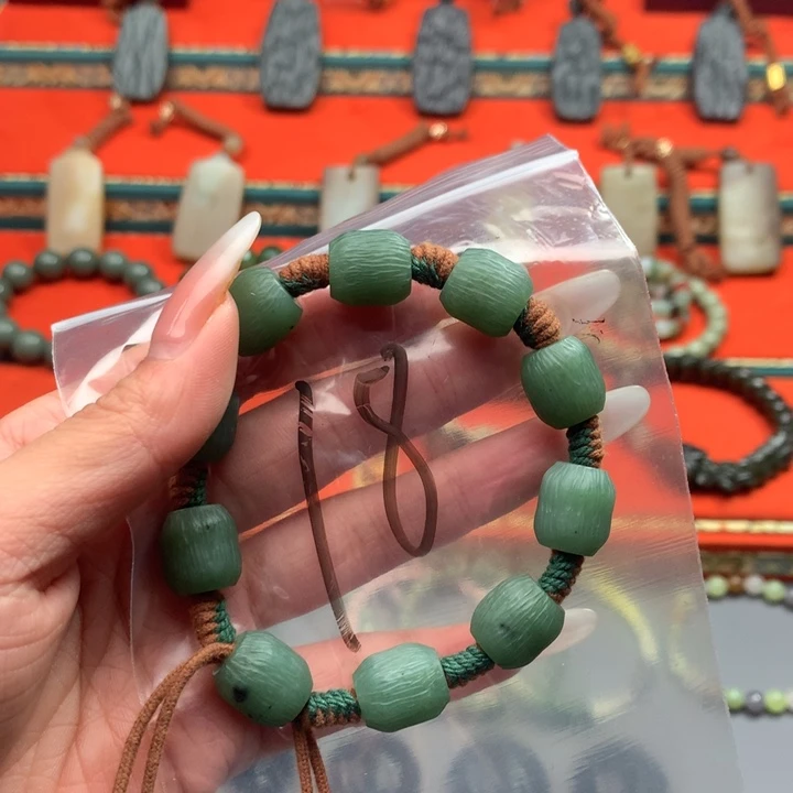 和田玉（糖玉）颈饰未镶嵌