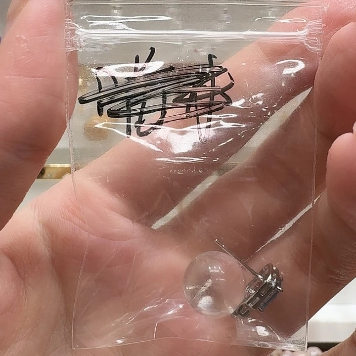 手绳未镶嵌紫晶喵*耳钉