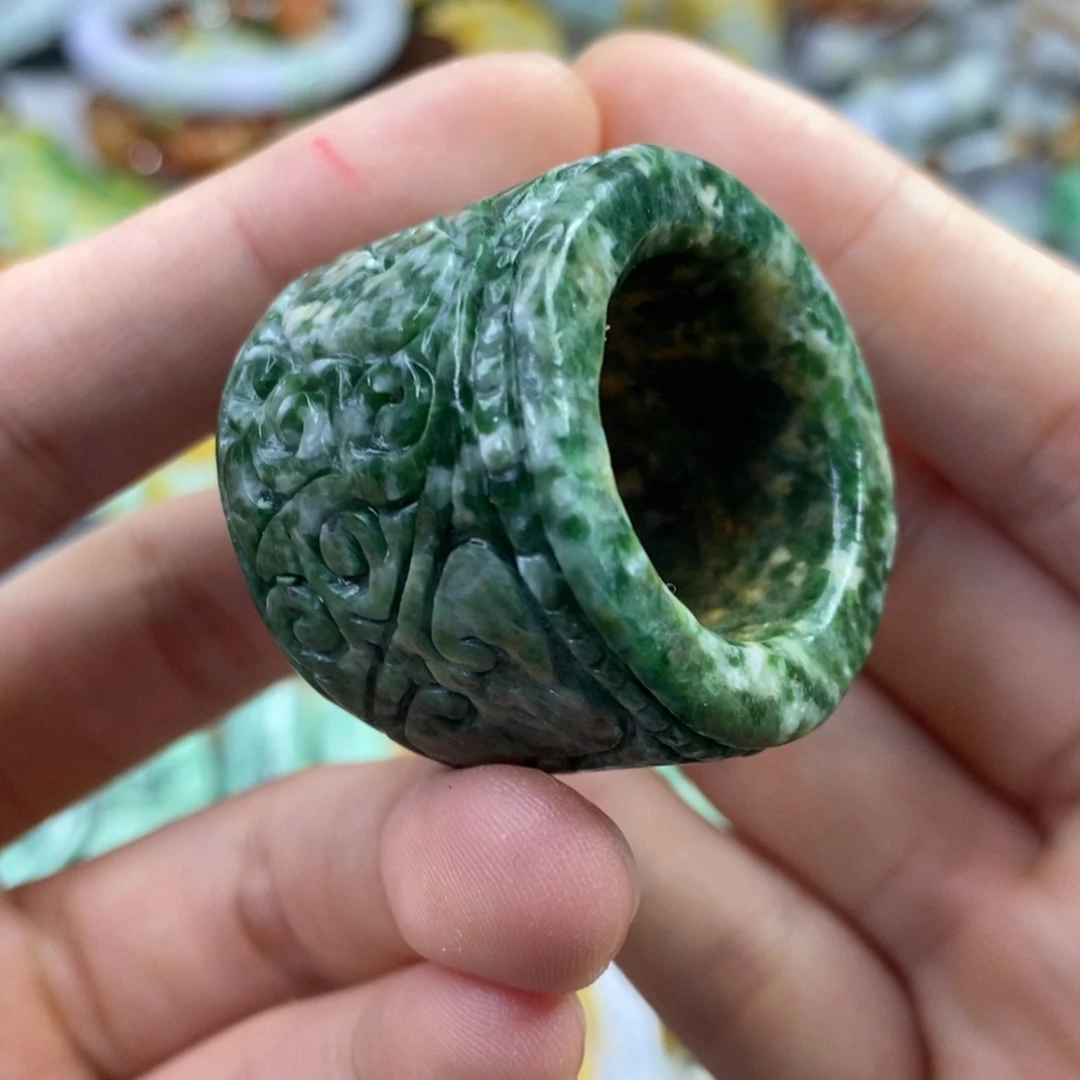 翡翠未镶嵌颈饰吊坠