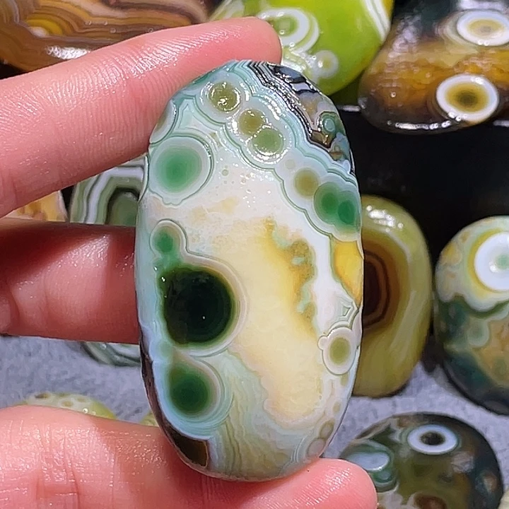 玛瑙/玉髓未镶嵌珠宝奇石
