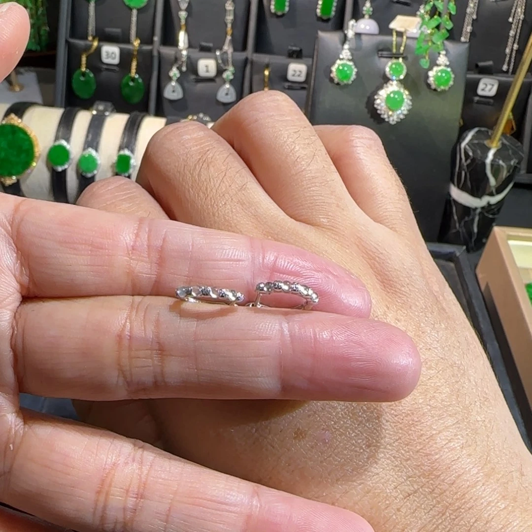 翡翠18K金镶嵌颈饰耳包