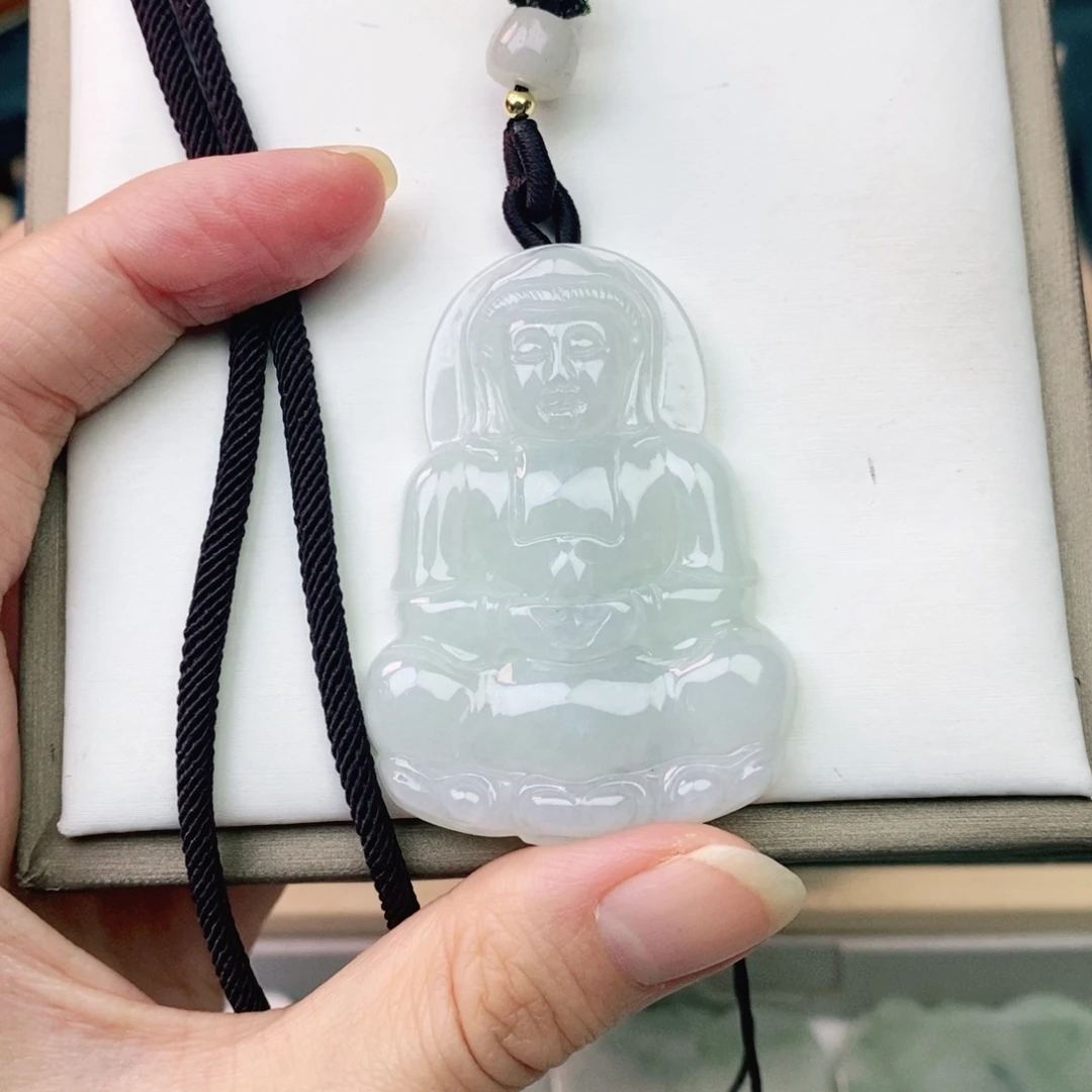 颈饰未镶嵌翡翠观音
