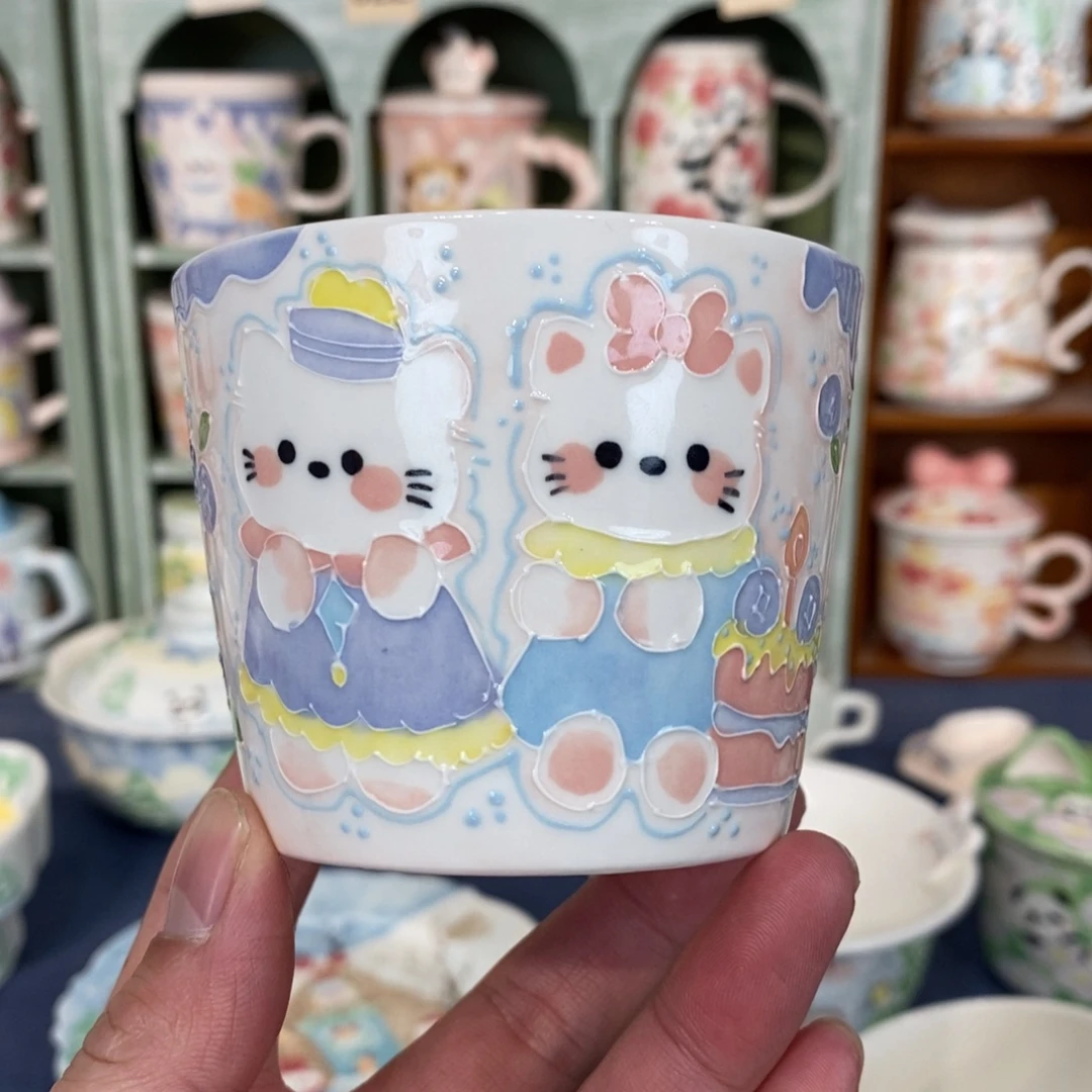 瓷片蓝莓小猫手握杯