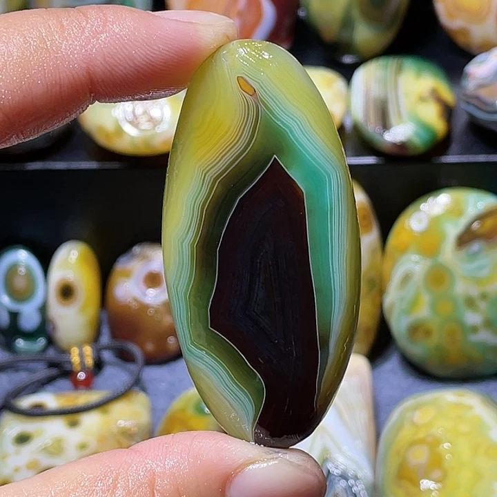 玛瑙/玉髓未镶嵌珠宝奇石