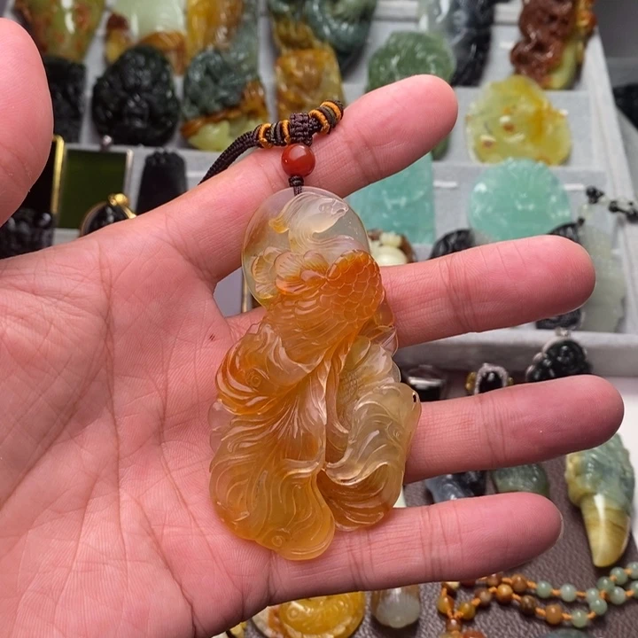 蛇纹石玉颈饰未镶嵌嗖**呀