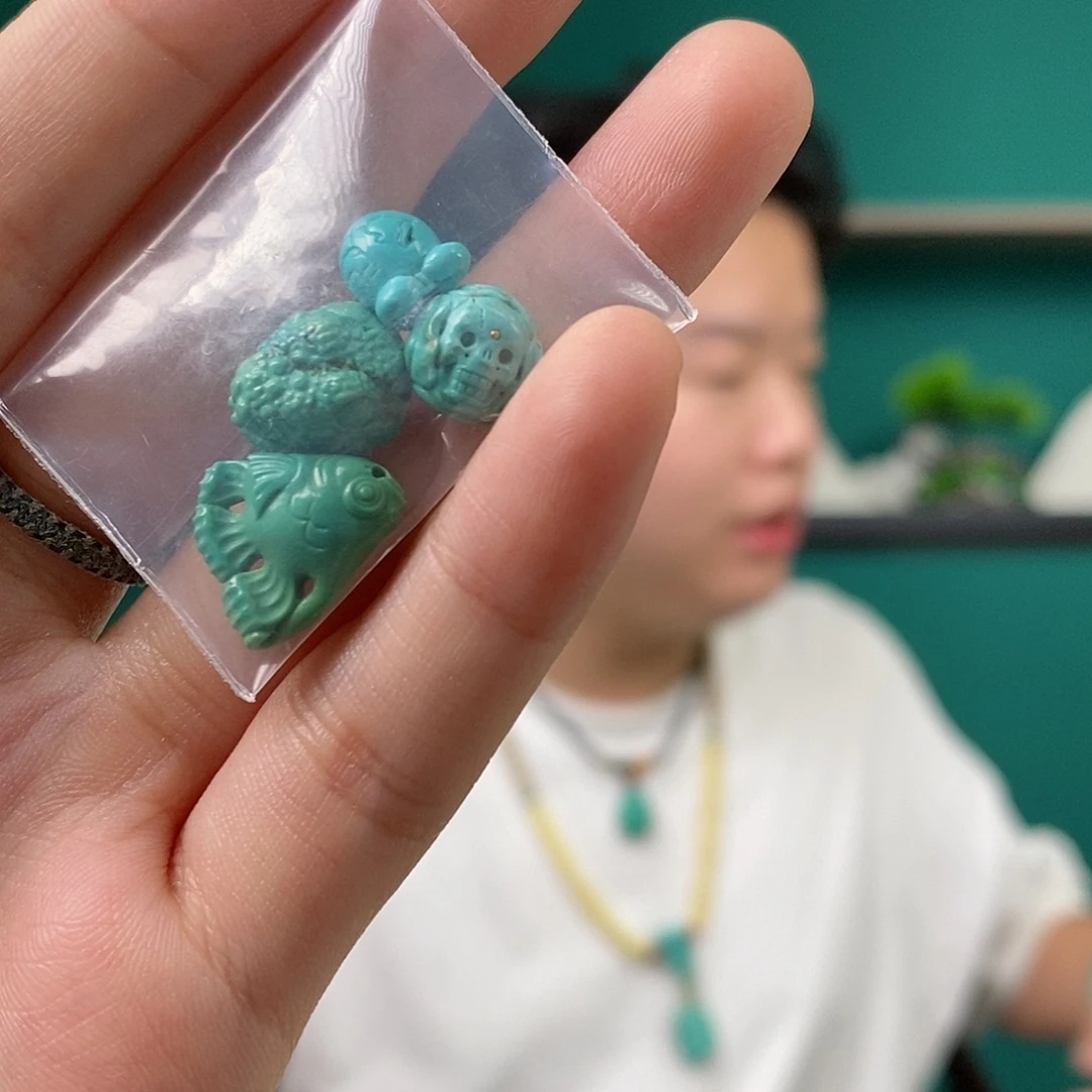 绿松石未镶嵌珠宝奇石