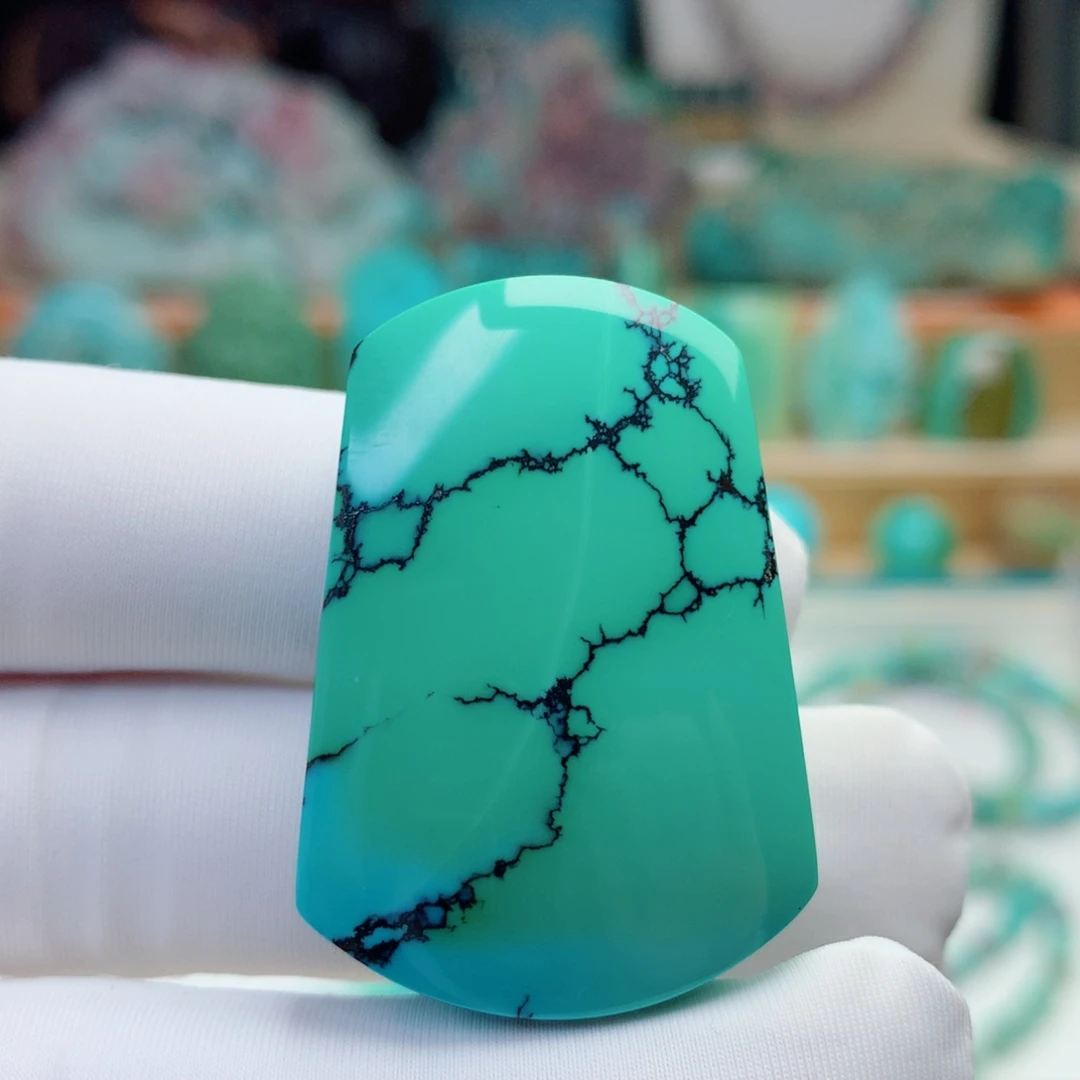 绿松石颈饰未镶嵌