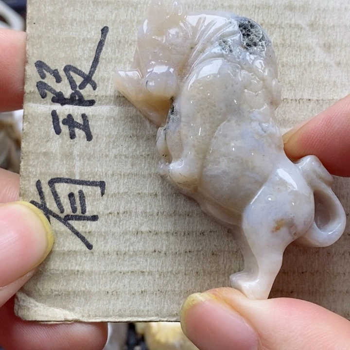 硅化珊瑚（珊瑚玉）颈饰未镶嵌胖*