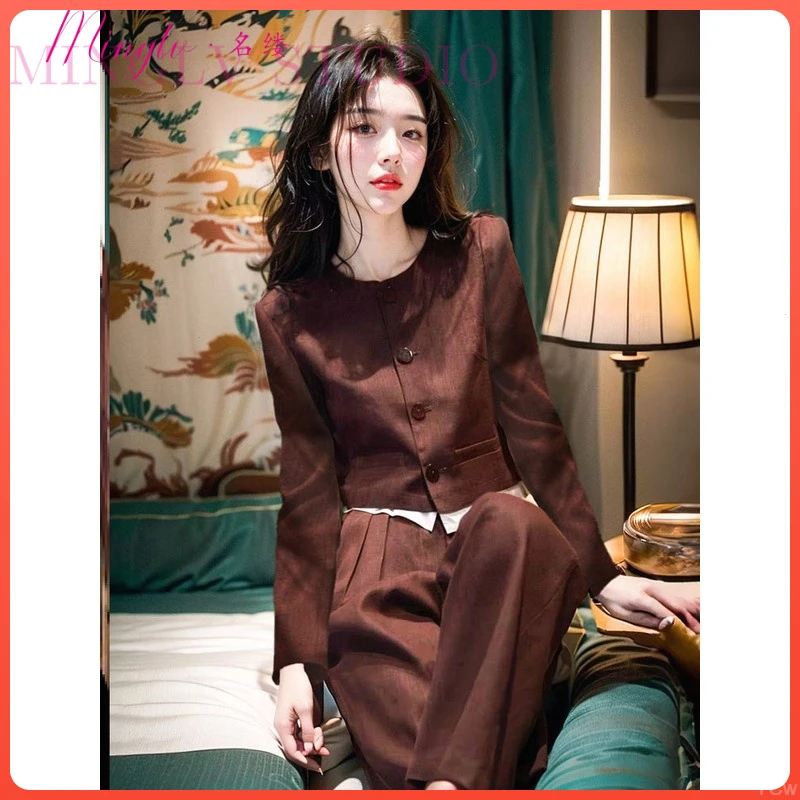 2025年秋季ootd简单大方穿搭咖啡色休闲衬衫垂感西裤两件套装女