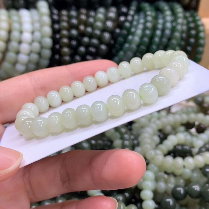 阿****和田玉未镶嵌珠宝奇石