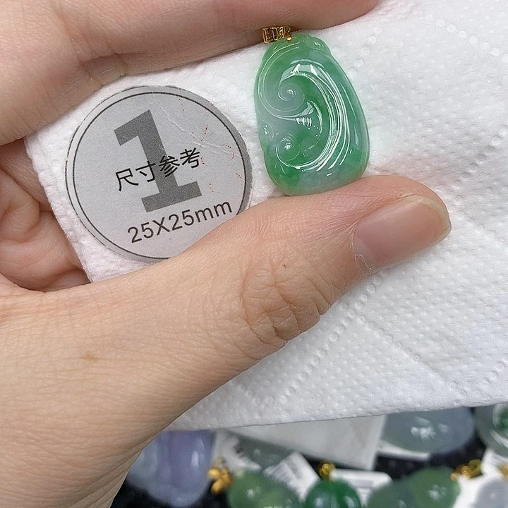颈饰18K金镶嵌翡翠1235567889
