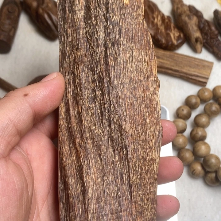 沉香沉香碎屑达拉干