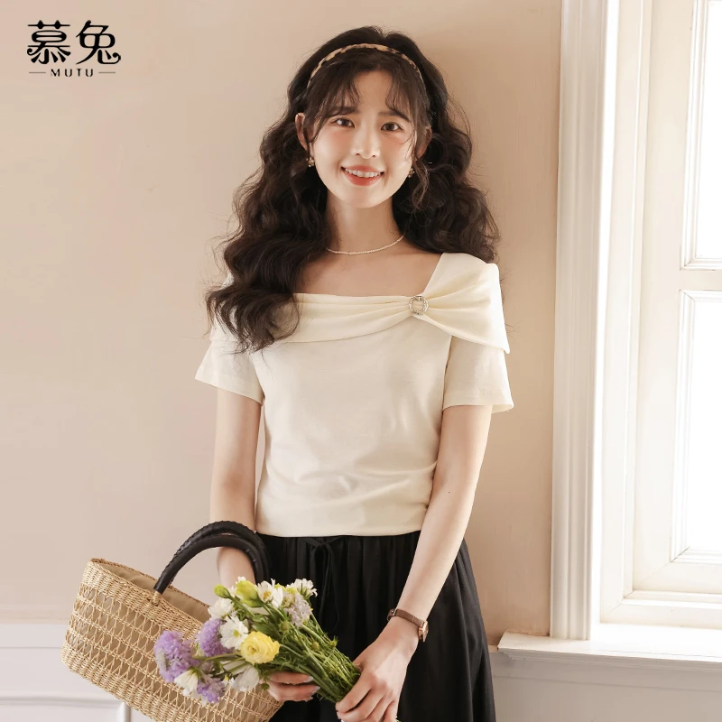 慕兔法式气质方领短袖t恤女2025夏新款露锁骨温柔风修身显瘦上衣