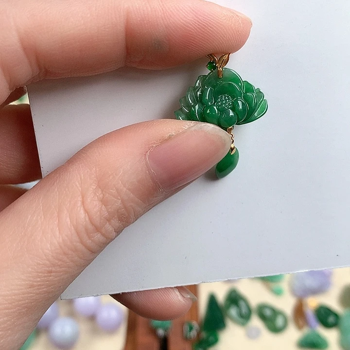 颈饰18K金镶嵌翡翠8633675678