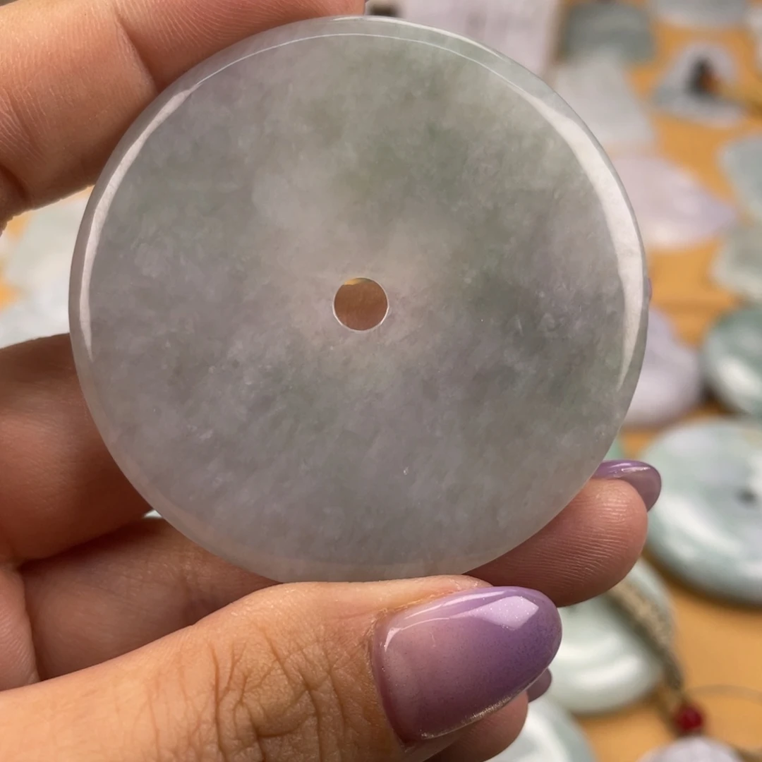 翡翠未镶嵌颈饰平安扣