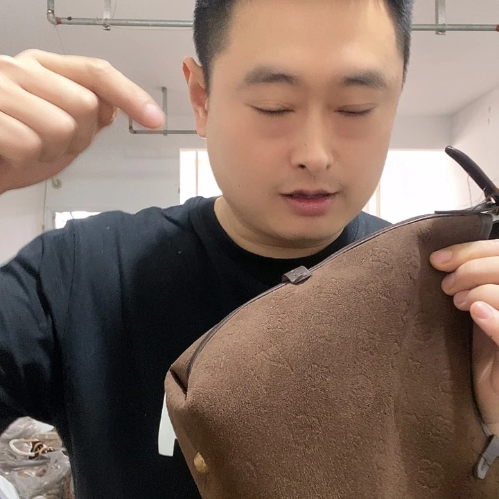 蚕丝黄牛皮（革）麂皮（革）