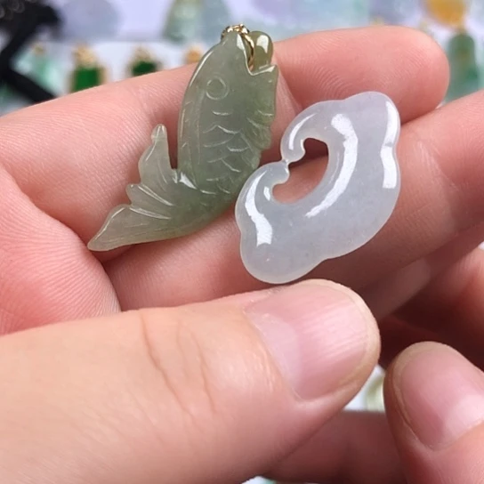 颈饰未镶嵌翡翠鱼＋如意锁