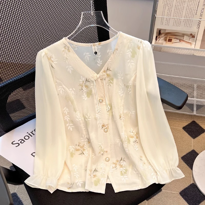 拉夏贝尔新中式国风盘扣长袖衬衫女2025秋季新款刺绣碎花v领小衫