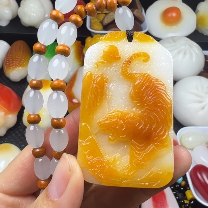 新疆戈壁五彩石金丝