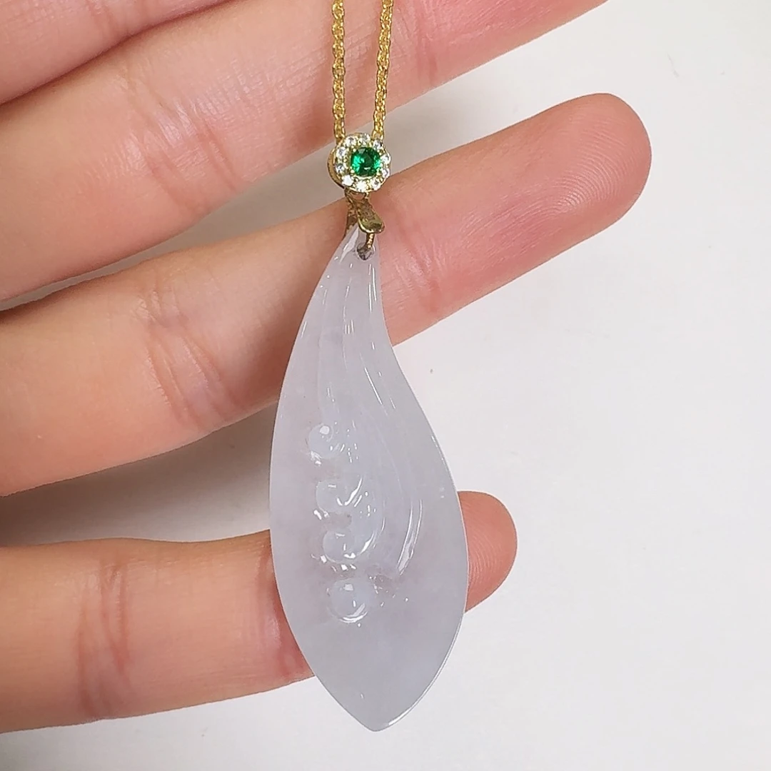 翡翠颈饰未镶嵌玉兰花